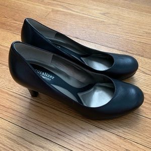 Naturalizer black heels